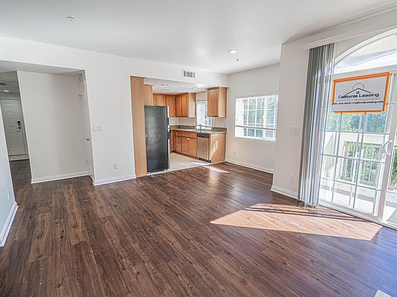 4th image of 4609 Kester Ave APT 201