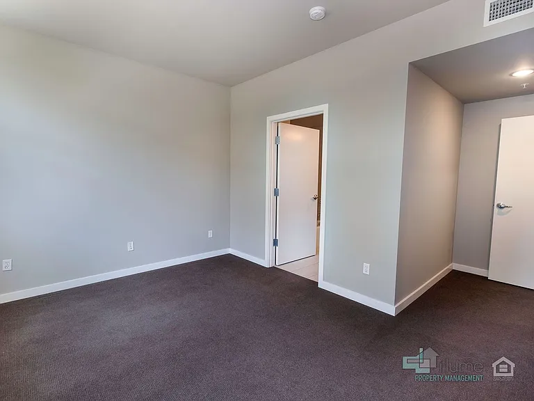 1920 SW River Dr #202 — Photo 21