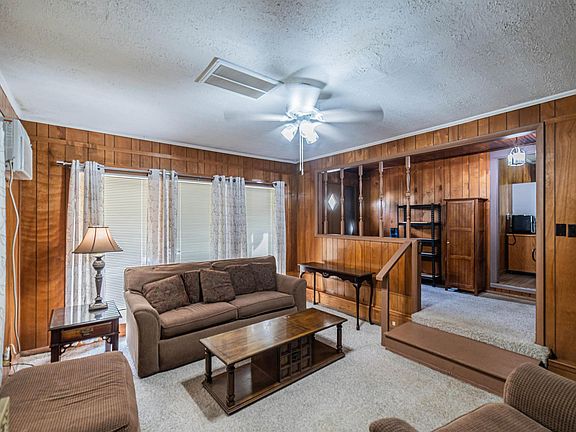 5th image of 205 Lindberg St