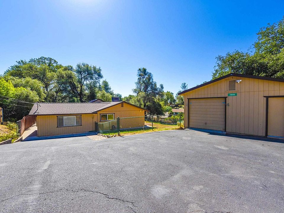 1st image of 19240 Rockridge Way