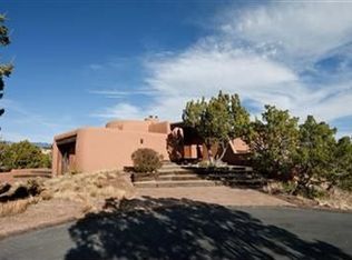42 Vuelta Tomas, Santa Fe, NM 87506