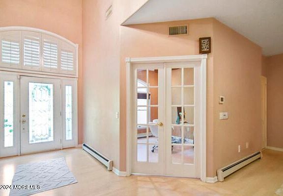 3rd image of 1574 N Bay Avenue