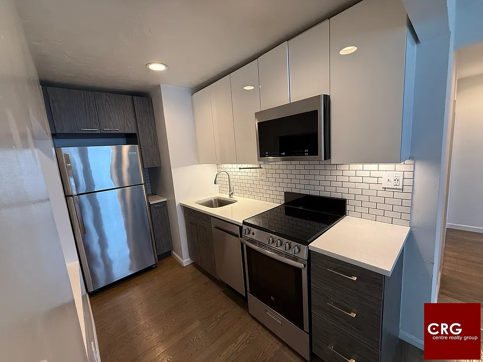 19 Peterborough St #17L