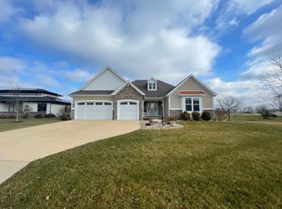 2630 Wadsworth Ln, Urbana, IL 61802