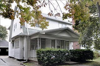 1st image of 625 Rosewood Ave SE