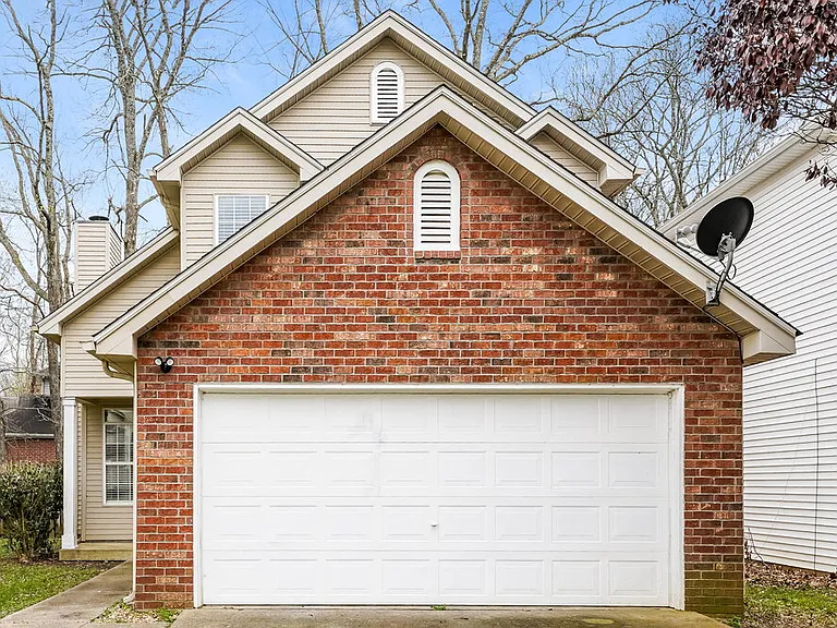 301 Hunters Chase Dr — Photo 1