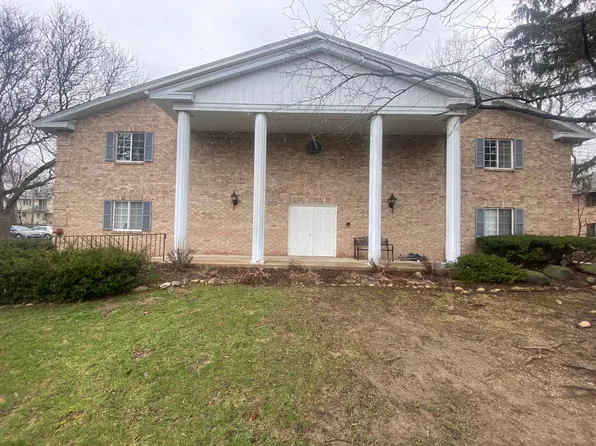 11100 W Janesville Rd Unit 203, Hales Corners, WI 53130