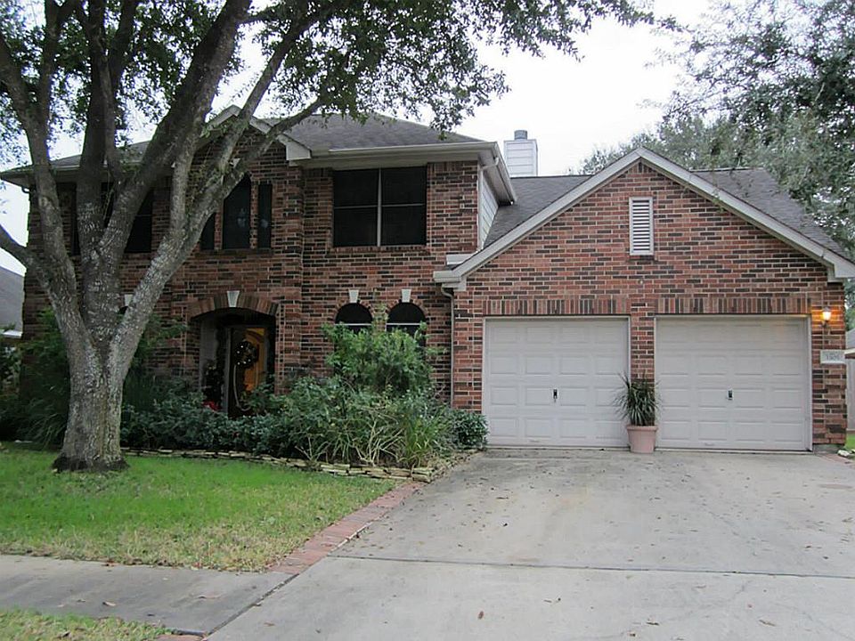 1st image of 3305 Surrey Ln