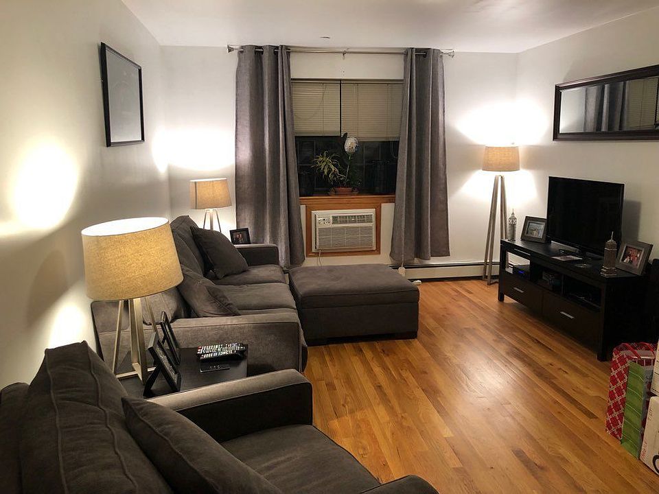 1st image of 3045 32nd St #4B