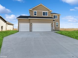 1375 Cedar St, Waukee, IA 50263