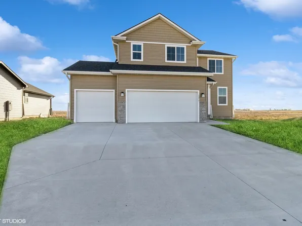1375 Cedar St, Waukee, IA 50263