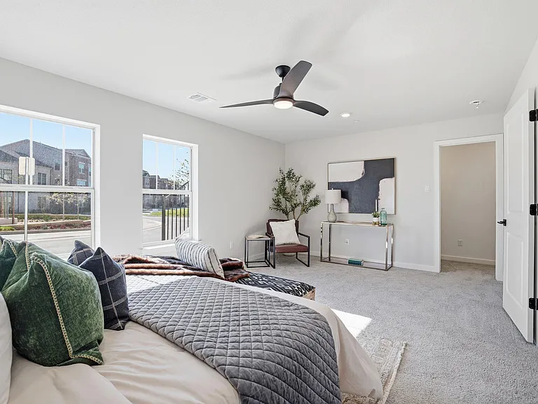 905 Pullman St — Photo 14