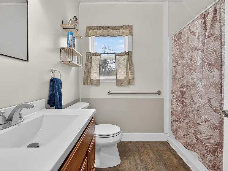 37 W Myrtle St #B — Photo 8
