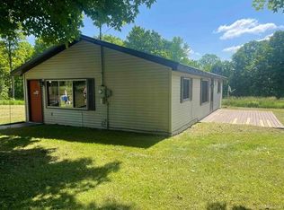 190 Sampson Rd, Wakefield, MI 49968
