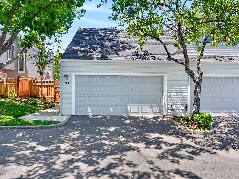 726 Buena Vista Pl