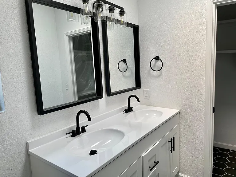 3531 Venus St — Photo 10