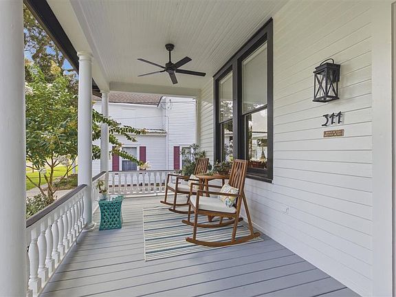 3rd image of 311 Clara St