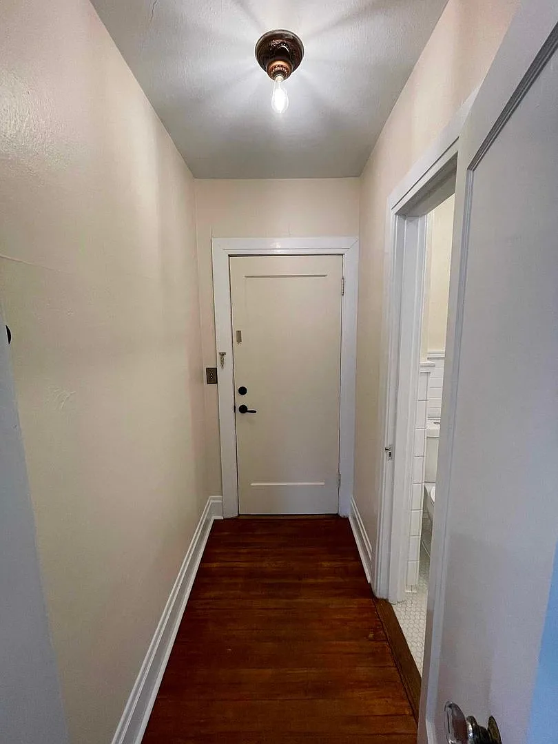 Elmore Apartments — Photo 2