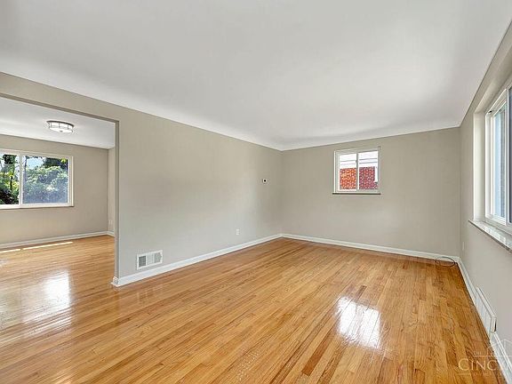 5th image of 3663 Twinview Dr