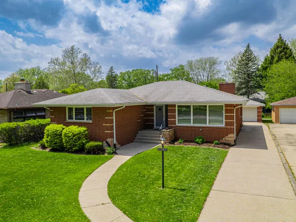 8246 Parkview Ave, Munster, IN 46321