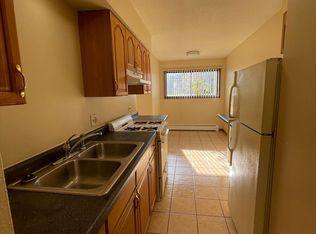 2202 Lewis Ave APT 103, Zion, IL 60099