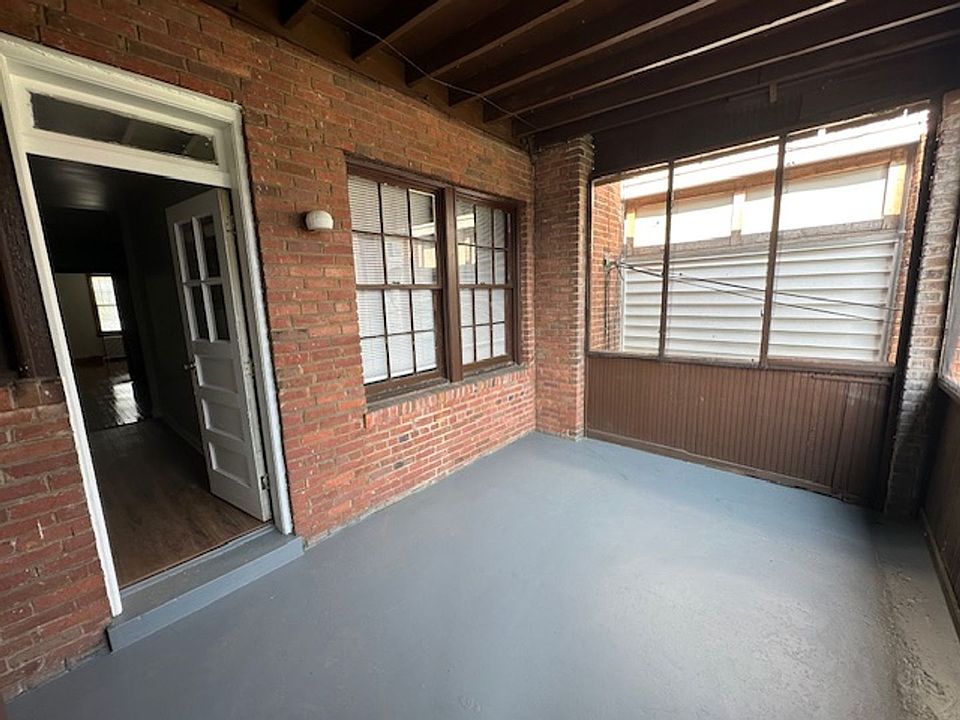 Building Photo 4