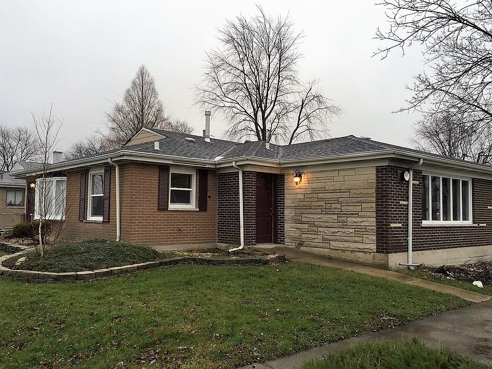 1st image of 831 161st St