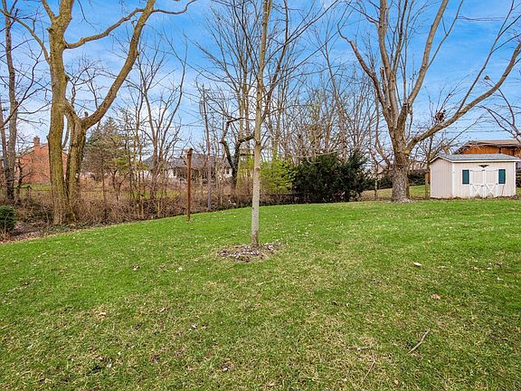 2nd image of 2737 Clark Dr