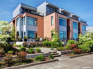 1680 NW Riverscape Ct, Portland, OR 97209