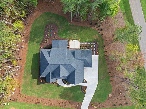 3rd image of 341 Gaines Trl