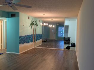 2258 World Parkway Blvd W APT 10, Clearwater, FL 33763