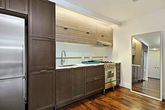 3rd image of 21 E 1st St APT 805