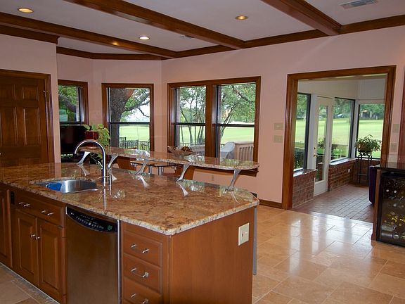 5th image of 714 Rolling Green Dr