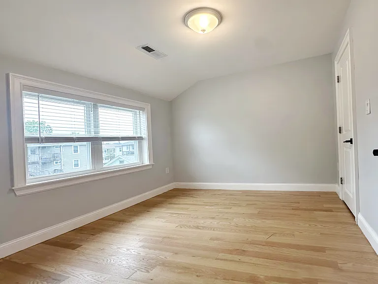 28 Arnold St #1 — Photo 14