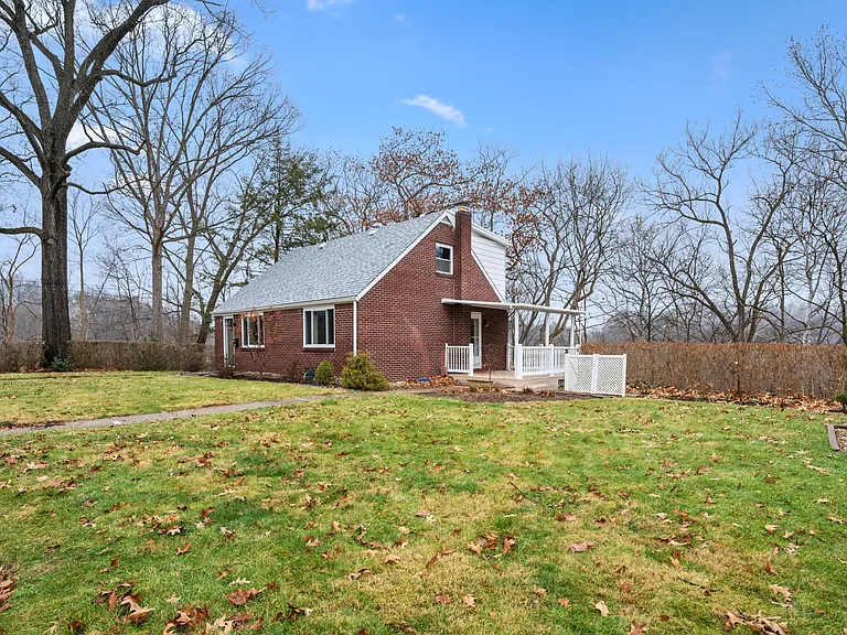 250 Clifford Ave — Photo 14