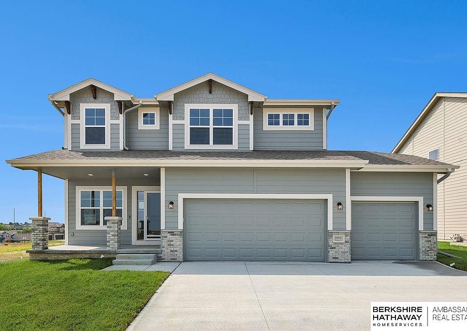 1st image of 18461 Palisades Dr