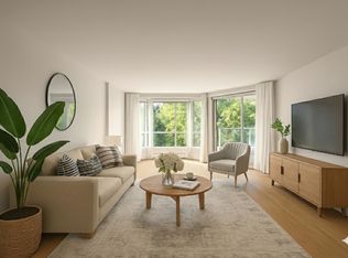 518 Moberly Rd #601, Vancouver, BC V5Z4G3