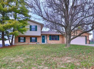 4058 Schroeder Dr, Hamilton, OH 45011