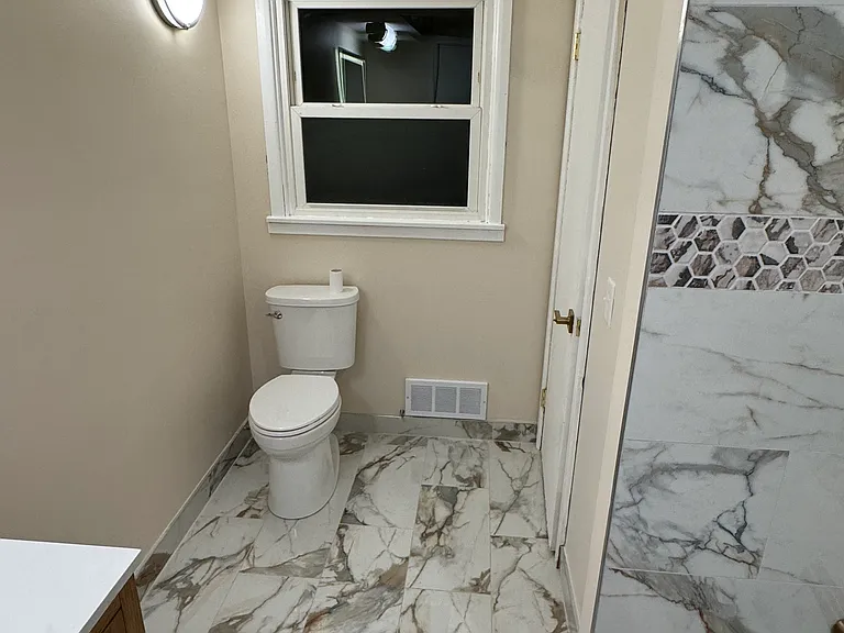 7100 W Fiebrantz Ave — Photo 3