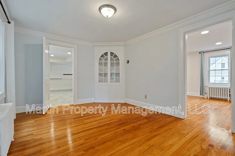 4 bed, 2.5 bath, 1838 sqft, $5,700 — Photo 4