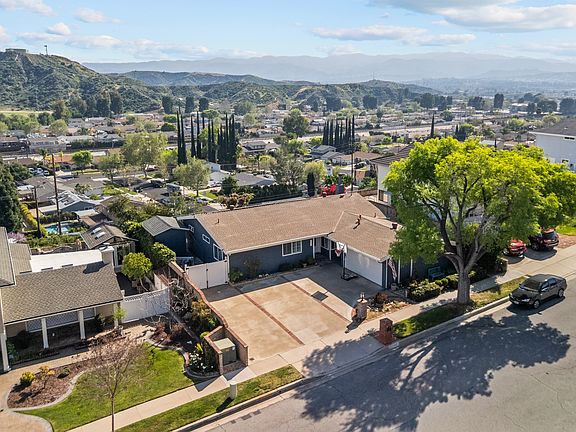 3rd image of 22152 Barbacoa Dr