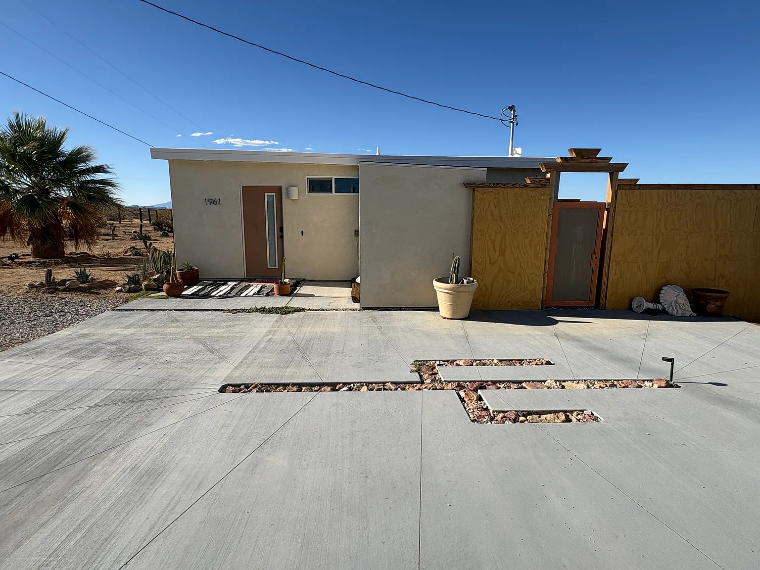 2 bed, 710 sqft, $1,900 — Photo 2