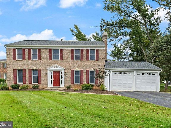 3rd image of 4665 Cherry Valley Dr