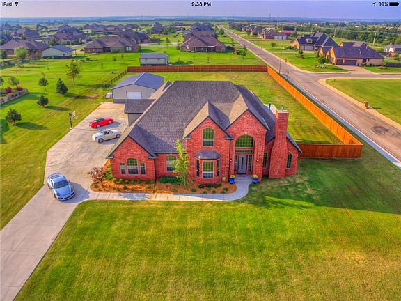 4th image of 2530 Amanda Ct NE