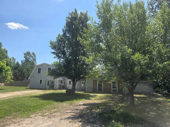 1402 Deaner Rd, Edmore, MI 48829