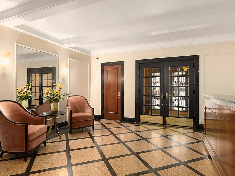 136 Waverly Pl #4D — Photo 12