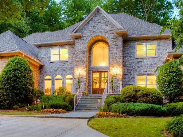 1788 Twin Bridge Dr, Birmingham, AL 35216