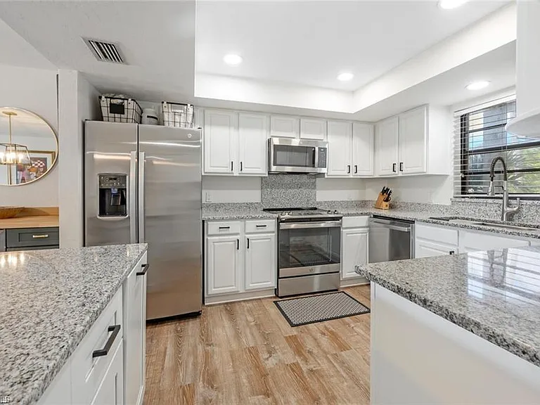 700 Valley Stream Dr #202 — Photo 12
