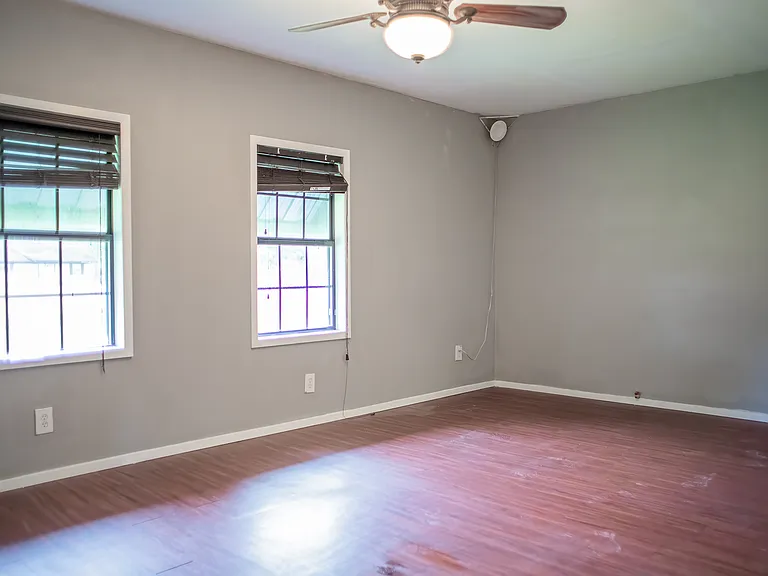 2109 E Goliad Ave — Photo 3