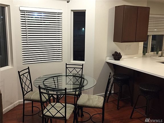 4th image of 730 SE 8th Ave #202